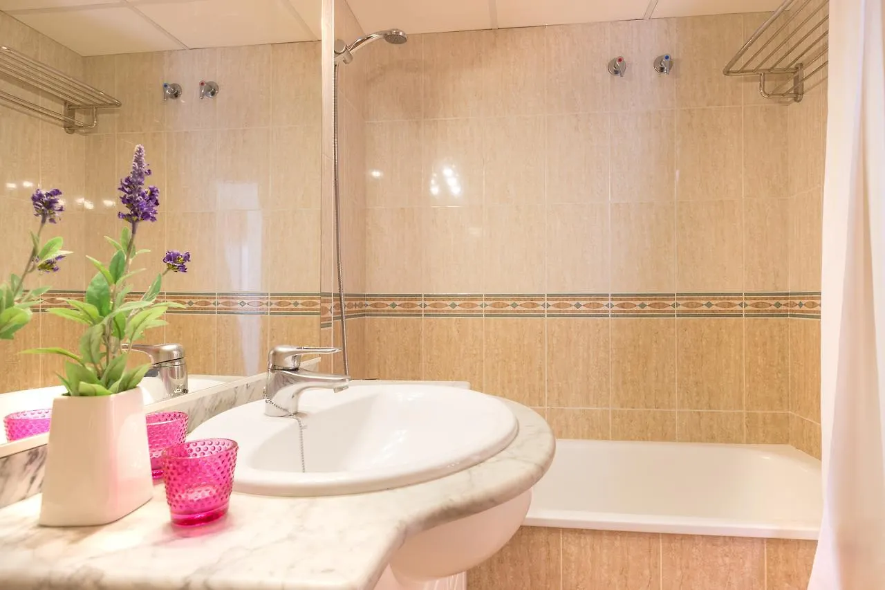 Europa Square Apartment 圣苏珊娜